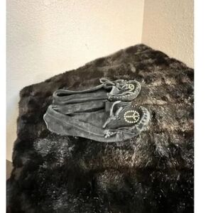 Black suede casual slide in